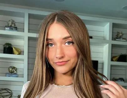 skylar mae age|Skylar Mae Bio, Age, Net Worth, Height, Weight, Boyfriend & More